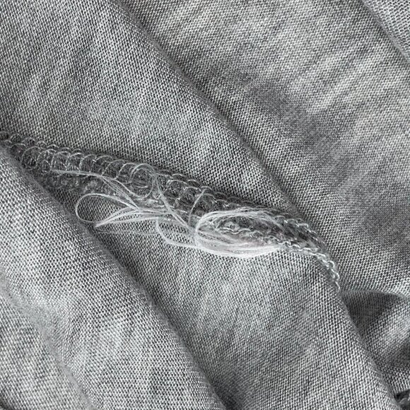 🎉H&M Gray 'You Rock & I'll Roll" Graphic Tee - Picture 6 of 7